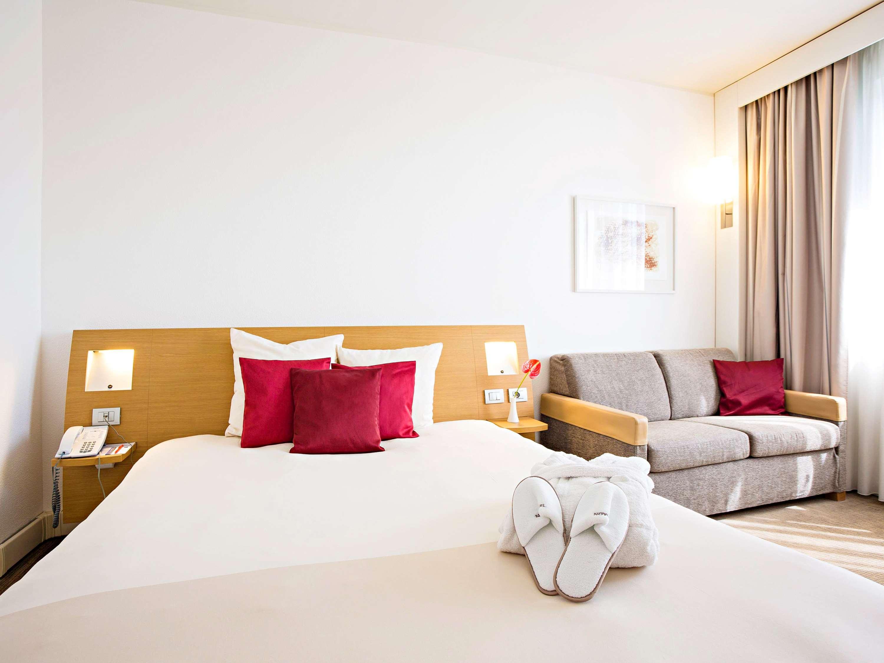 Novotel Salerno Est Arechi Exteriör bild