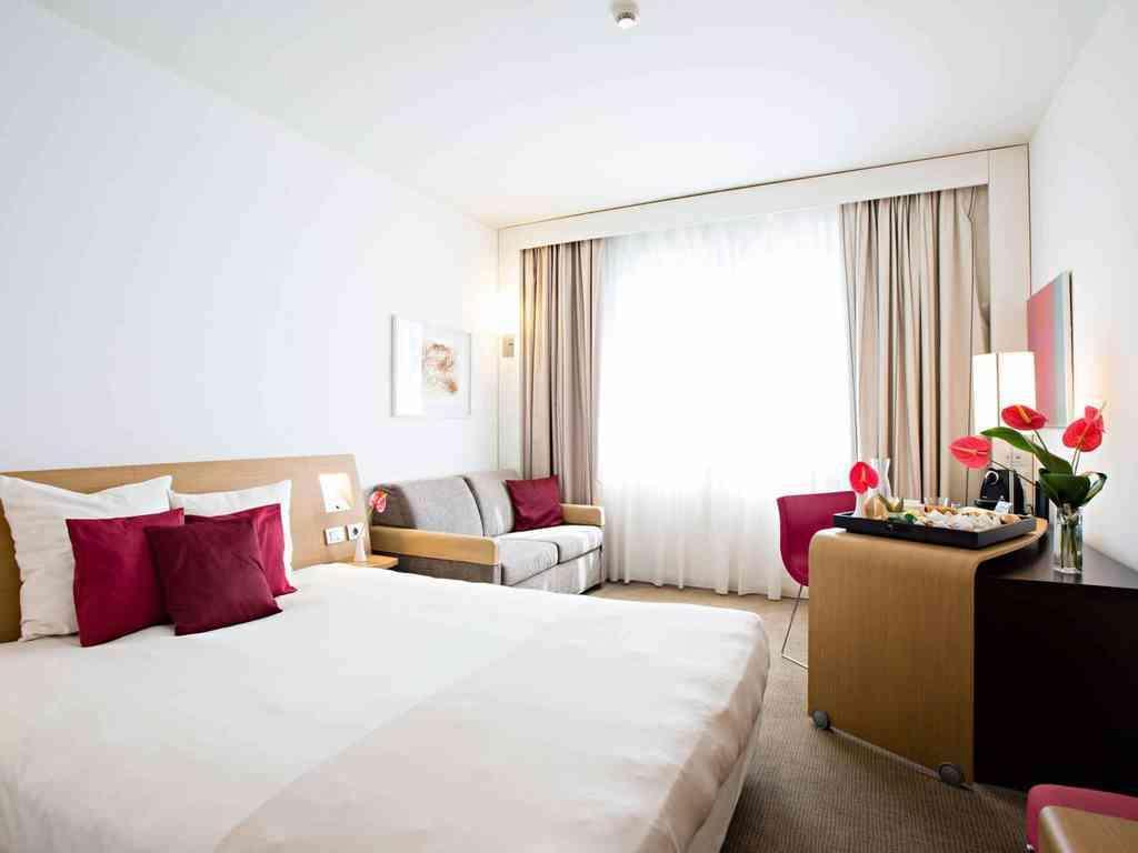 Novotel Salerno Est Arechi Exteriör bild