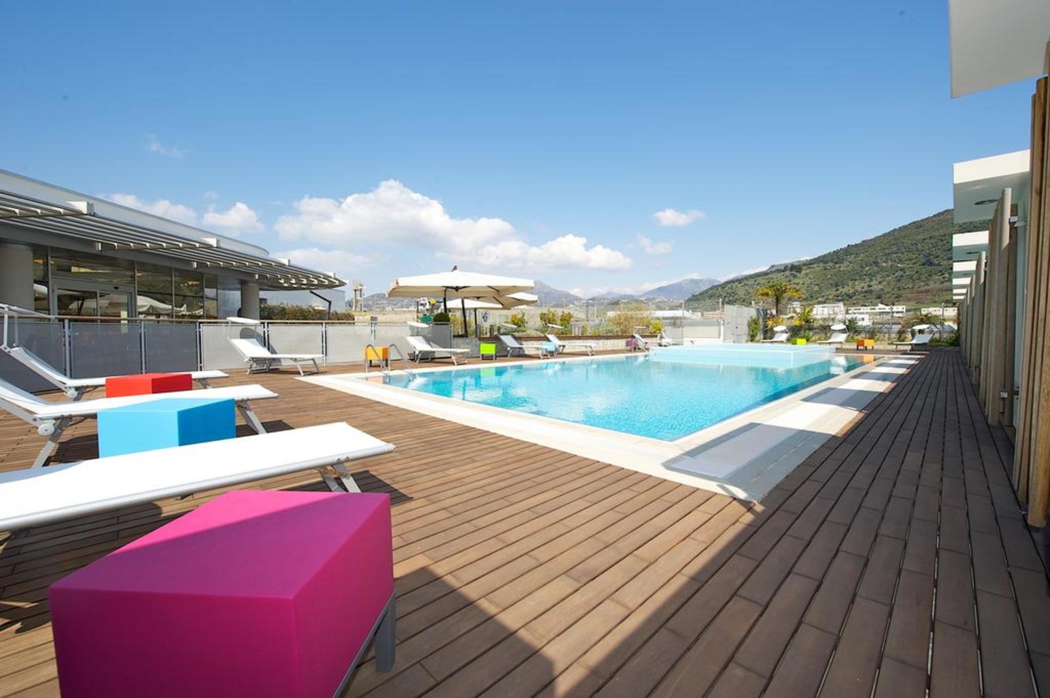 Novotel Salerno Est Arechi Exteriör bild