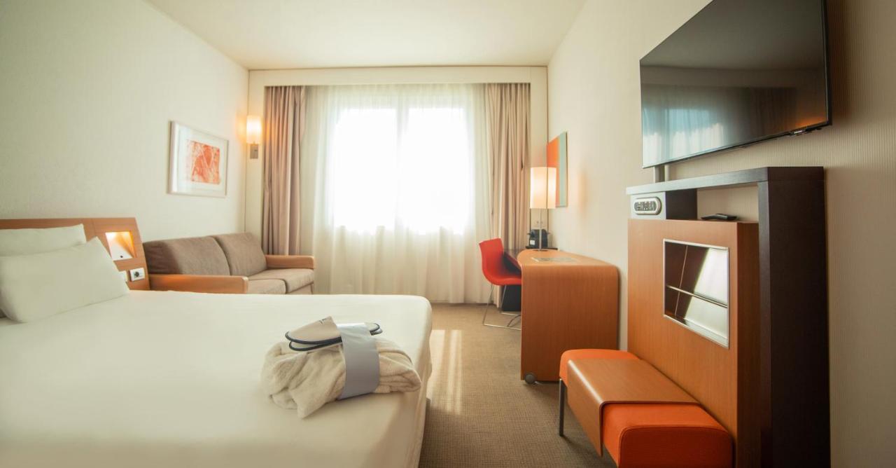 Novotel Salerno Est Arechi Exteriör bild