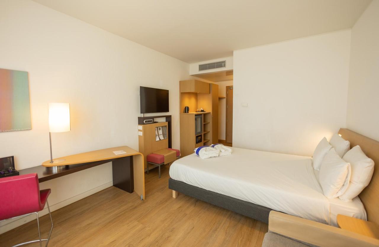 Novotel Salerno Est Arechi Exteriör bild