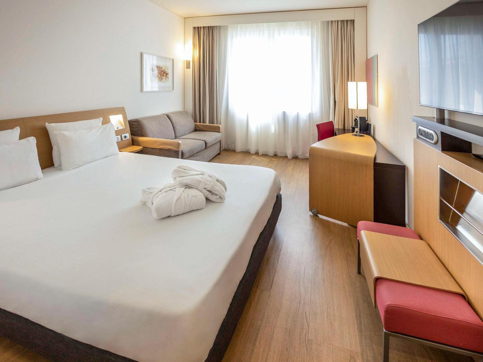 Novotel Salerno Est Arechi Exteriör bild
