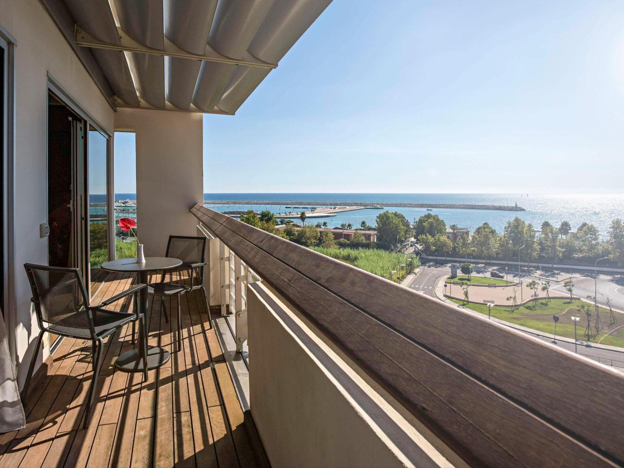 Novotel Salerno Est Arechi Exteriör bild