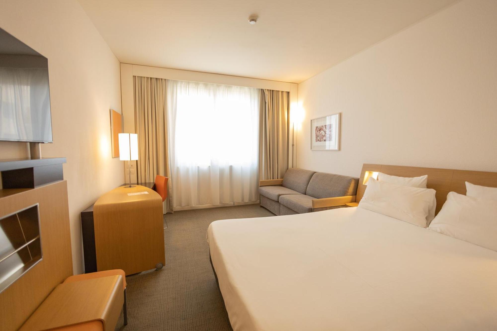 Novotel Salerno Est Arechi Exteriör bild