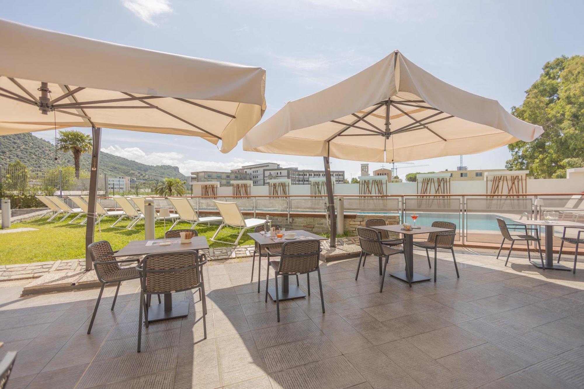Novotel Salerno Est Arechi Exteriör bild