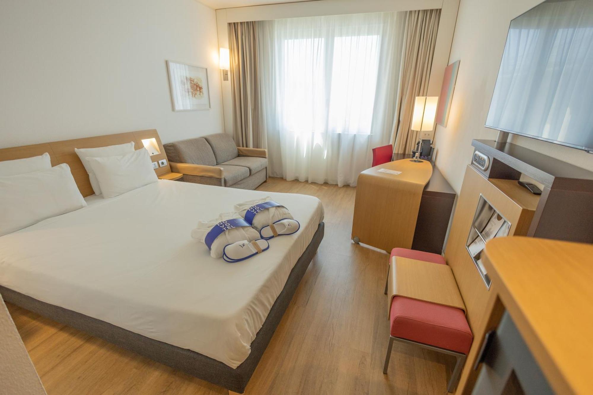 Novotel Salerno Est Arechi Exteriör bild