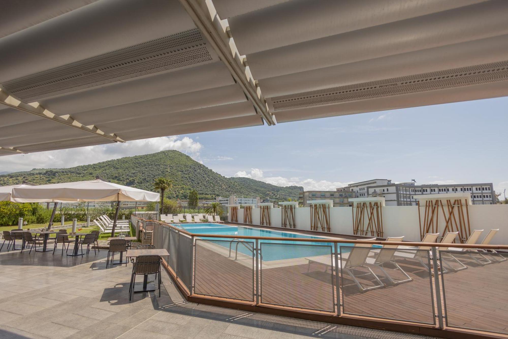Novotel Salerno Est Arechi Exteriör bild