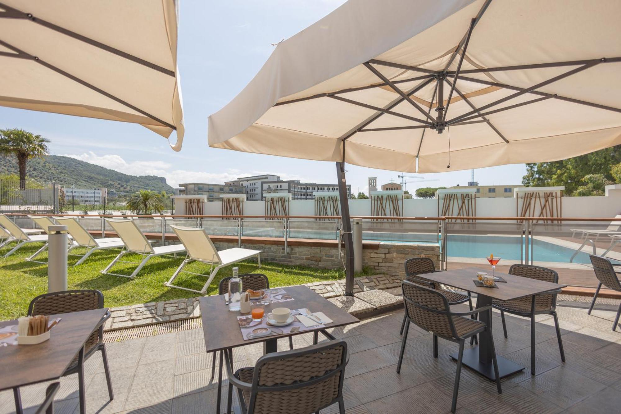 Novotel Salerno Est Arechi Exteriör bild