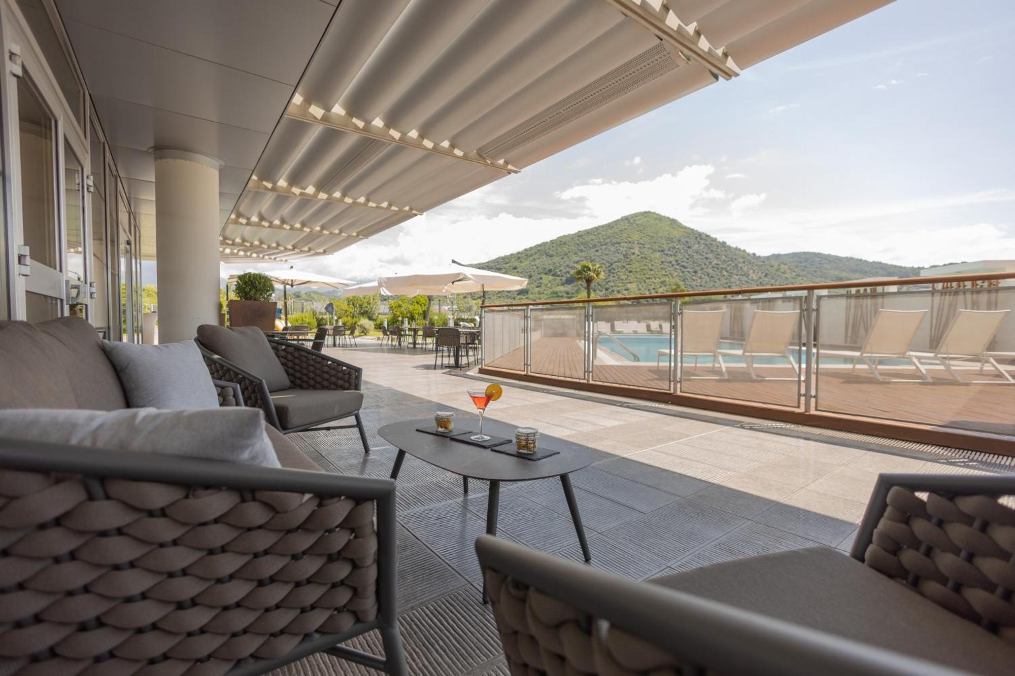 Novotel Salerno Est Arechi Exteriör bild