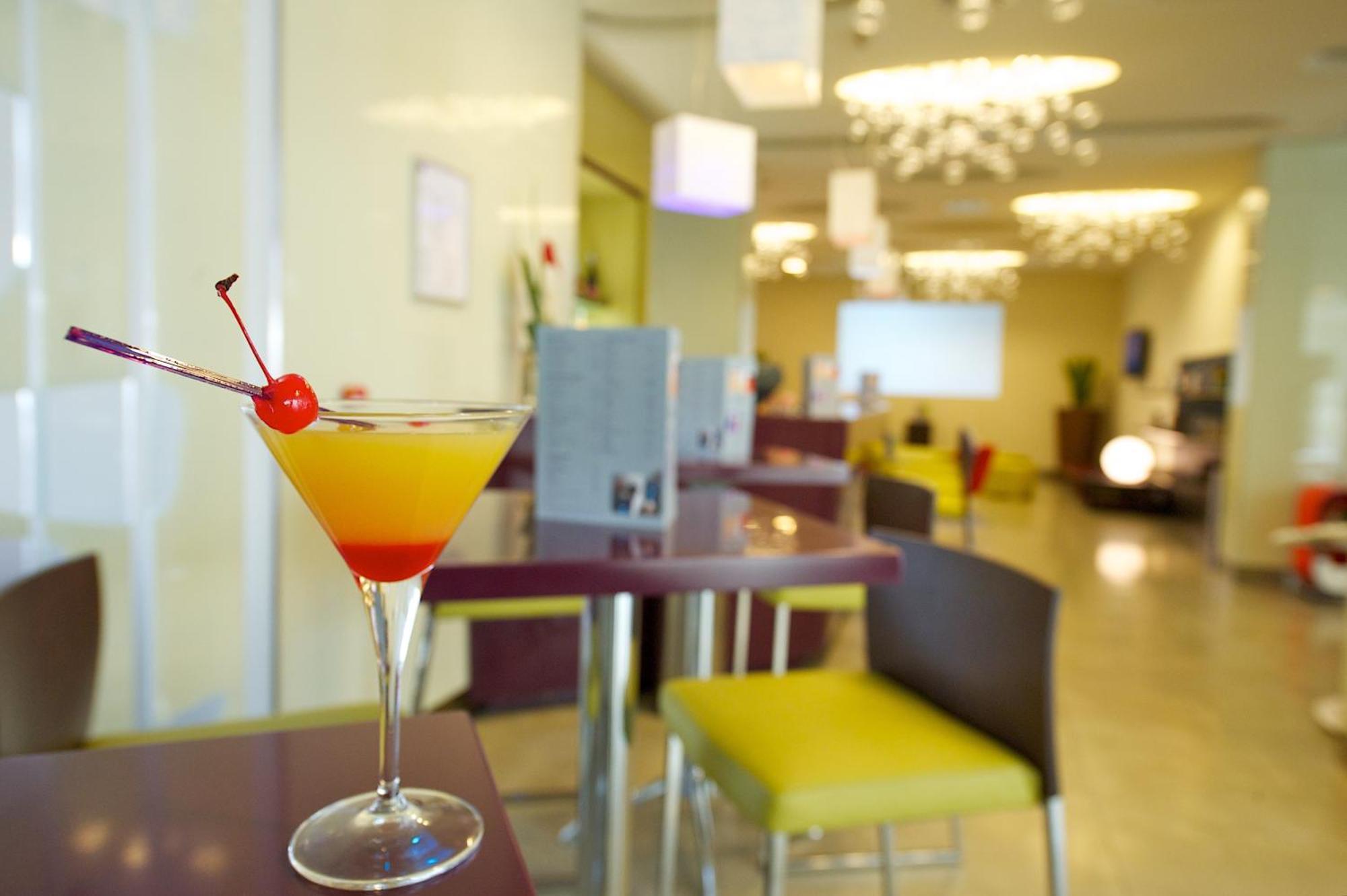 Novotel Salerno Est Arechi Exteriör bild