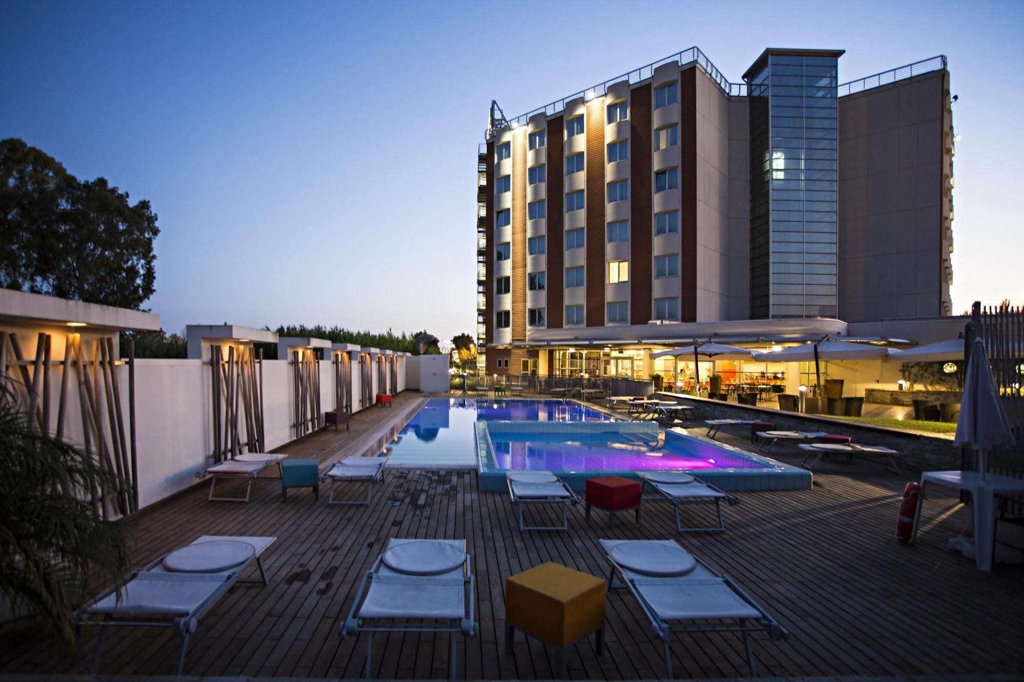 Novotel Salerno Est Arechi Exteriör bild