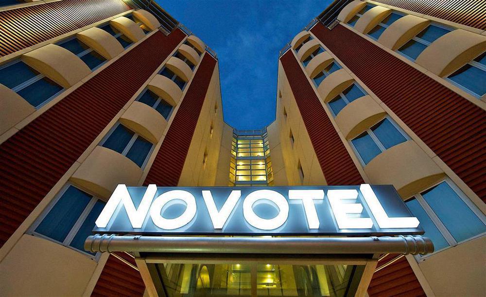 Novotel Salerno Est Arechi Exteriör bild